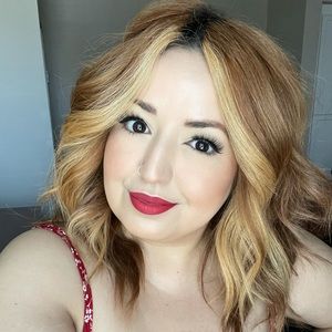 Meet your Posher, Celeste